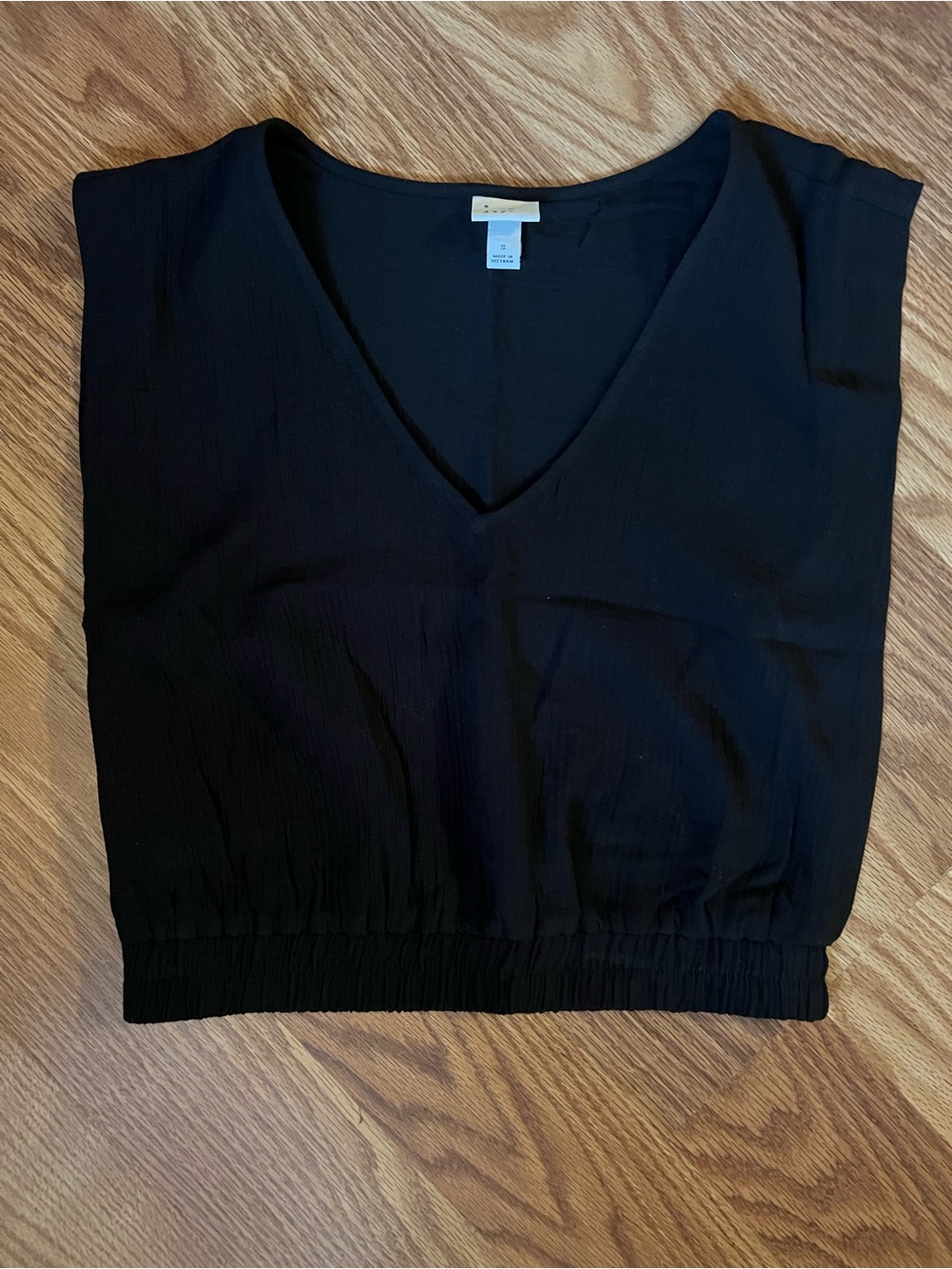 A New Day Black V-Neck Cropped Blouse with Cinched Waist